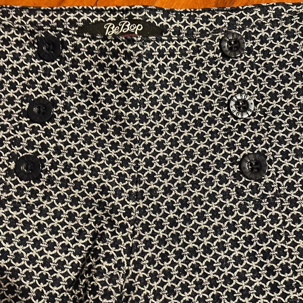 Ladies shorts - Picture 2 of 5